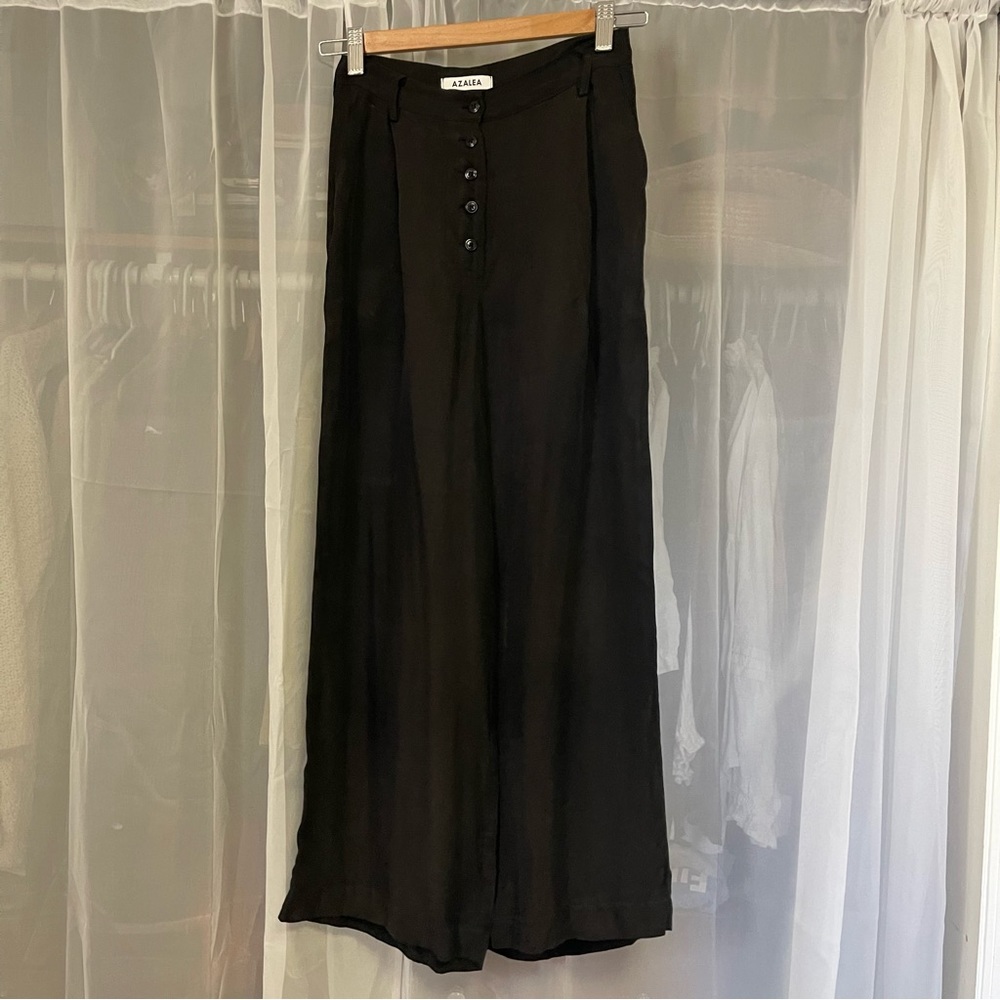 Wide leg Azalea brand trousers